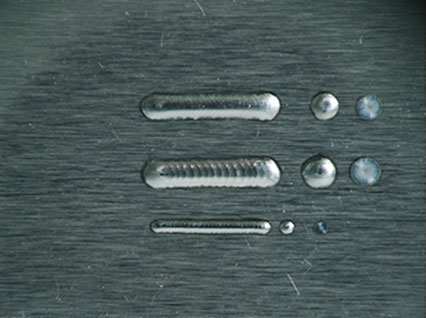 <a href='http://www.02369.net/product/3.htm' class='text_a'>模具激光焊機(jī)</a>修復(fù)鏡面模具效果